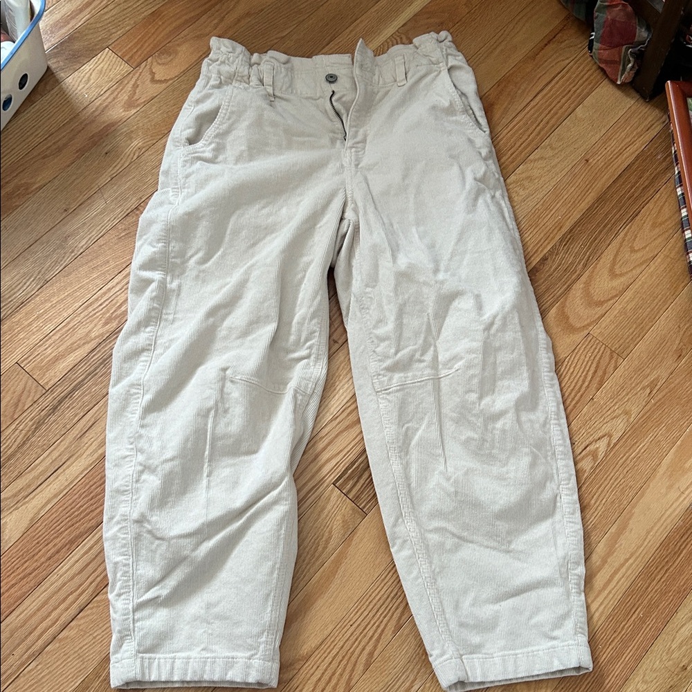 American eagle corduroy pants size 4 short